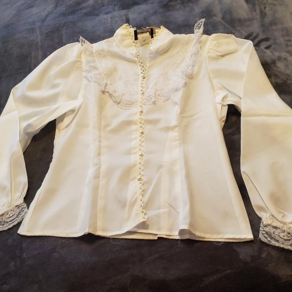VINTAGE WOMEN'S LACEY BLOUSE - SIZE LARGE - TAGS